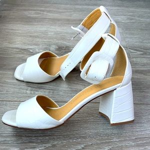 White strappy sandals / heels